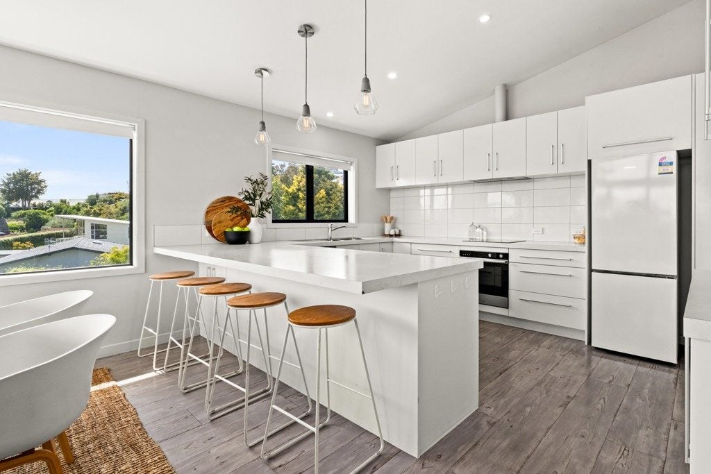 9 Busby Hill, Havelock North, Havelock North - Carousel 2