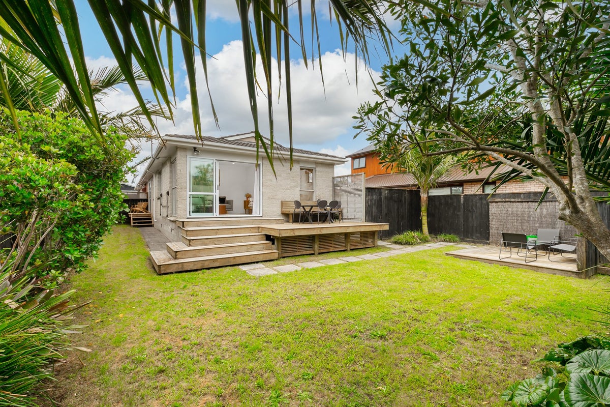 2/230 Point Chevalier Road, Point Chevalier, Auckland - Carousel 1