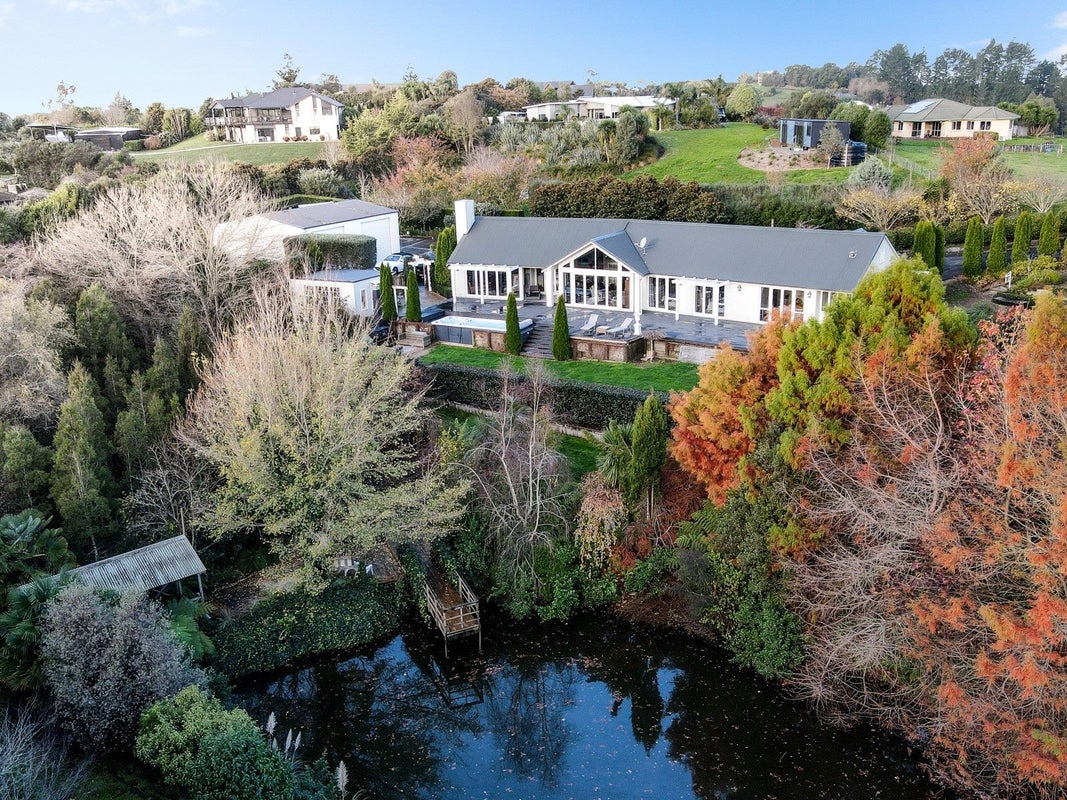 81 Highbrook Way, Whatawhata - Carousel 1