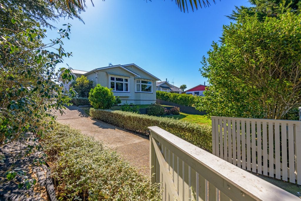 81 Lyndhurst Street, Takaro, Palmerston North - Carousel 1
