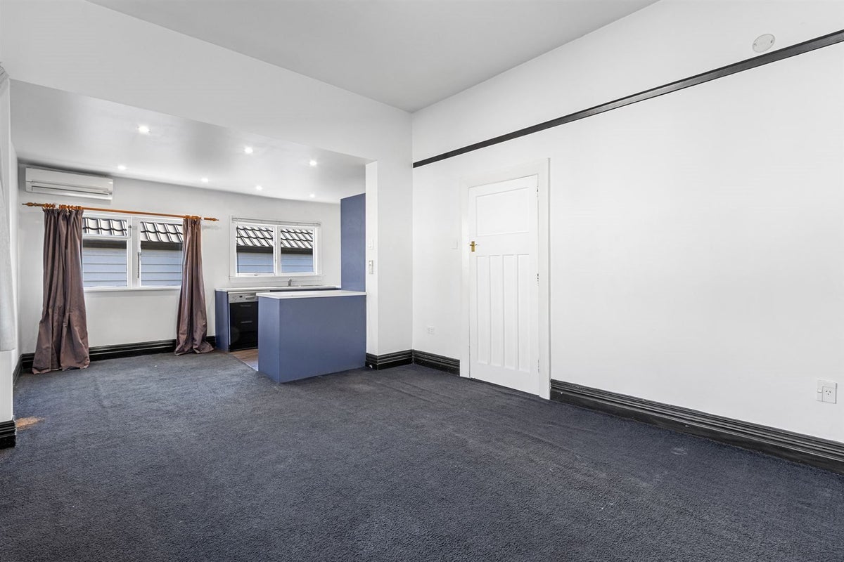 7 Defoe Place, Waltham, Christchurch - Carousel 2