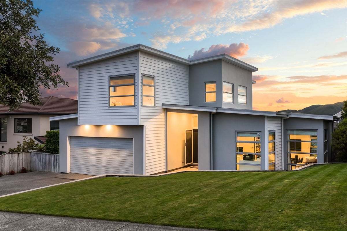 20 Nelson Avenue, Aotea, Porirua - Carousel 1