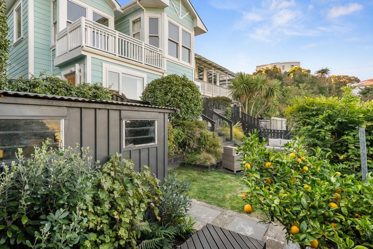 27 Mortimer Terrace, Aro Valley, Wellington - Carousel 1