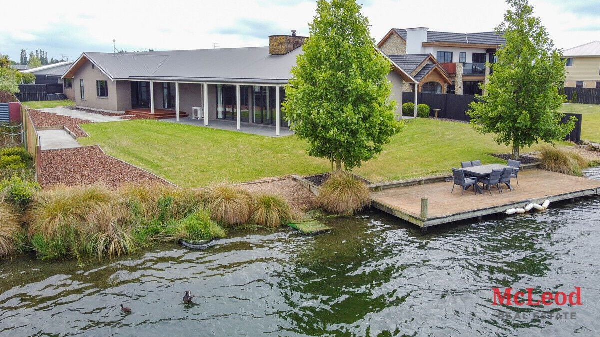 52 Ludlow Drive, Huntingdon, Ashburton - Carousel 1