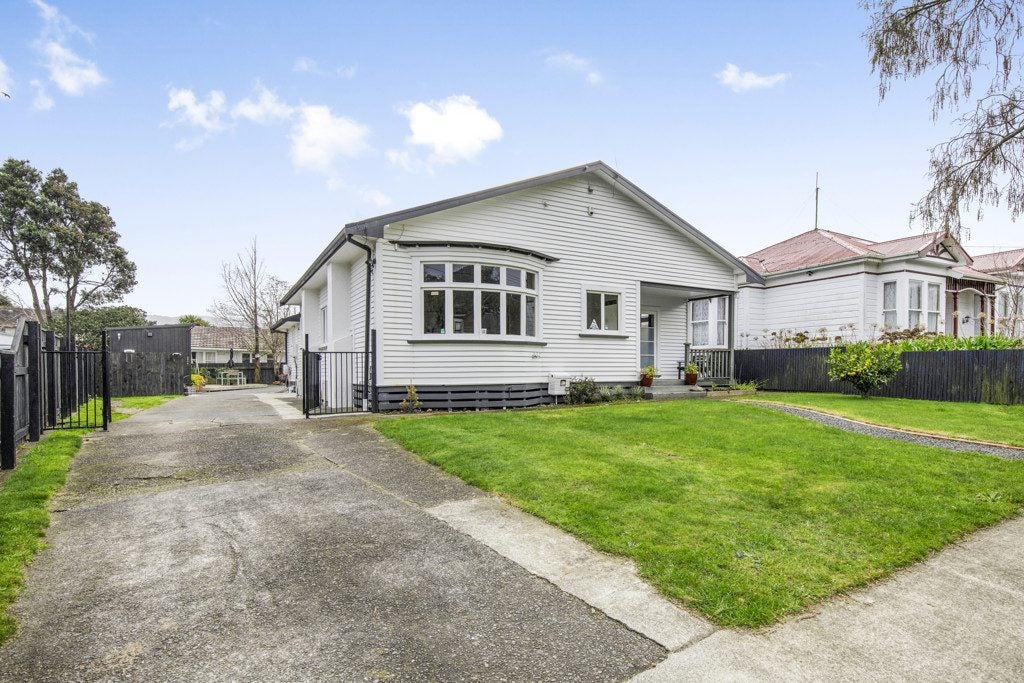 505 Riverside Drive, Fairfield, Lower Hutt - Carousel 1