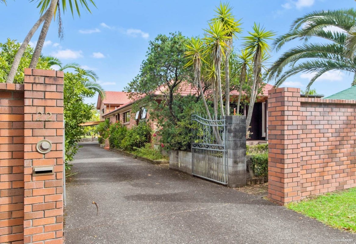 22 Godley Road, Green Bay, Auckland - Carousel 1