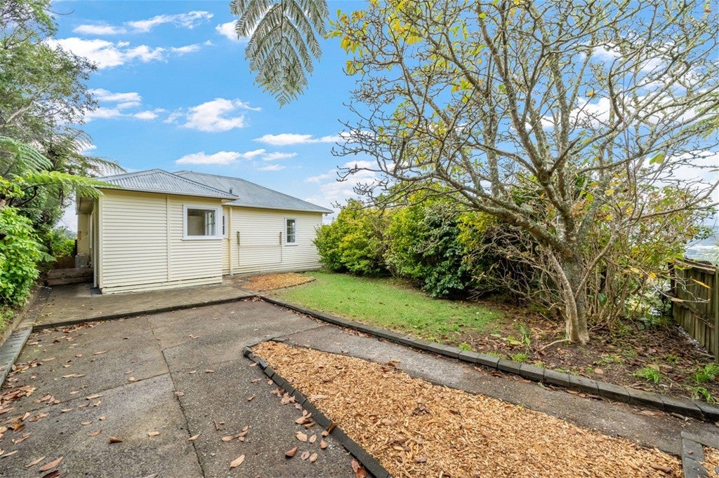 77 Miromiro Road, Normandale, Lower Hutt - Carousel 2