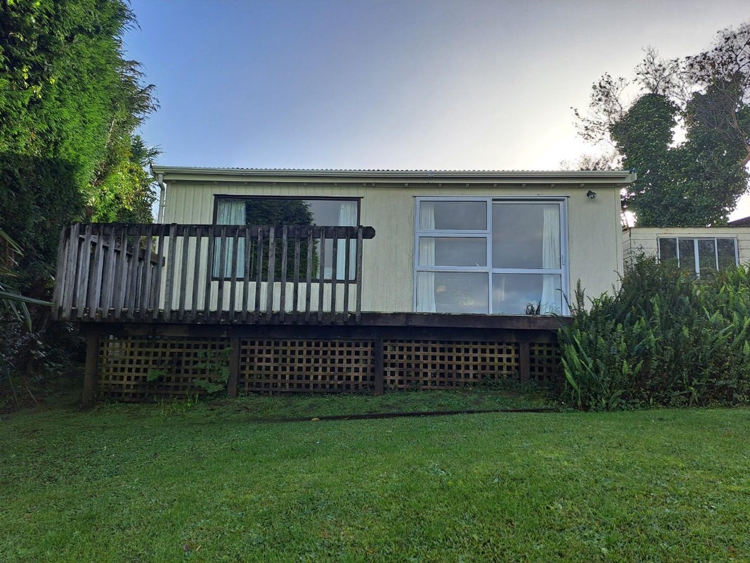 27 Lookout Drive, Laingholm, Auckland - Carousel 2
