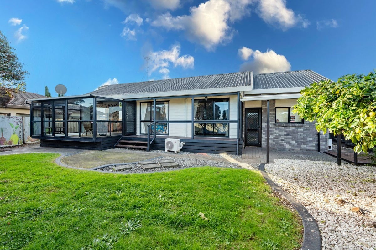 1 Vercoe Road, Beerescourt, Hamilton - Carousel 24