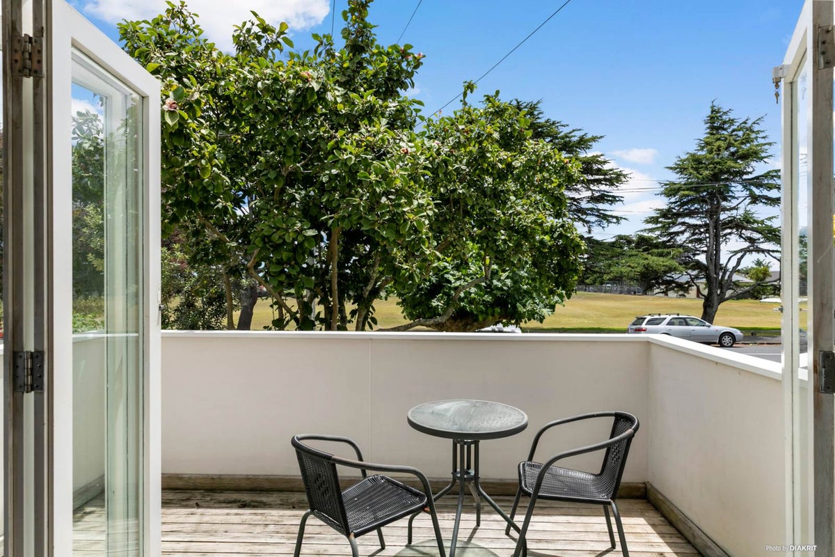 24 Walker Road, Point Chevalier, Auckland - Carousel 1