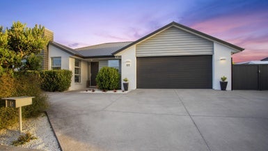 19 Kahawairahi Drive, Beachlands, Auckland - Carousel 1