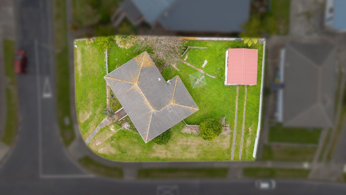2 Hukatai Street, Elsdon, Porirua - Carousel 12