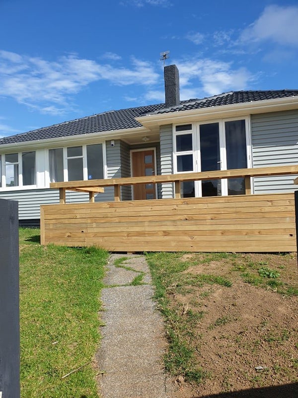 2 Mariner Street, Mangere, Auckland - Carousel 1