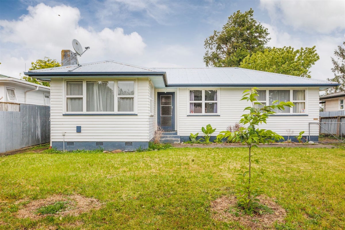 52 Langley Avenue, Milson, Palmerston North - Carousel 1
