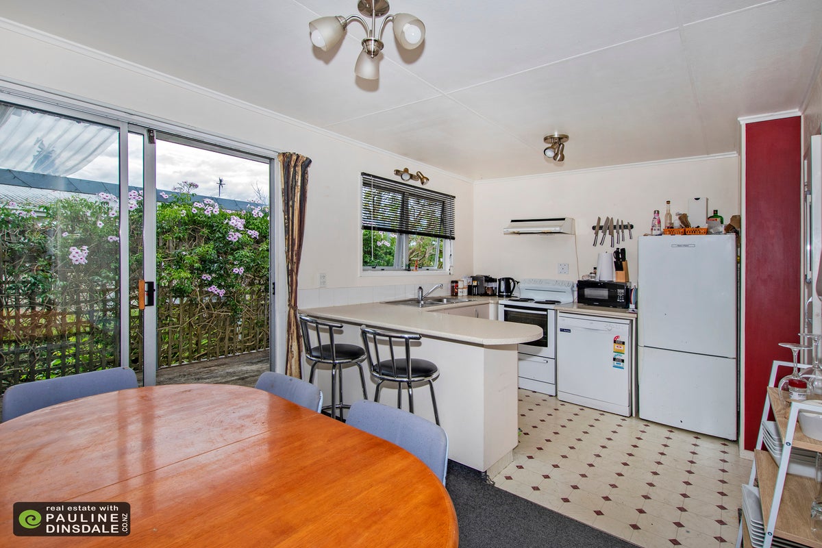 64 Paramount Parade, Tikipunga, Whangarei - Carousel 2
