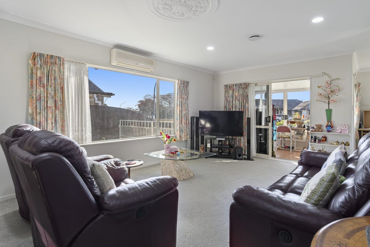 23 Pacific Cove Drive, Papamoa Beach, Papamoa - Carousel 1