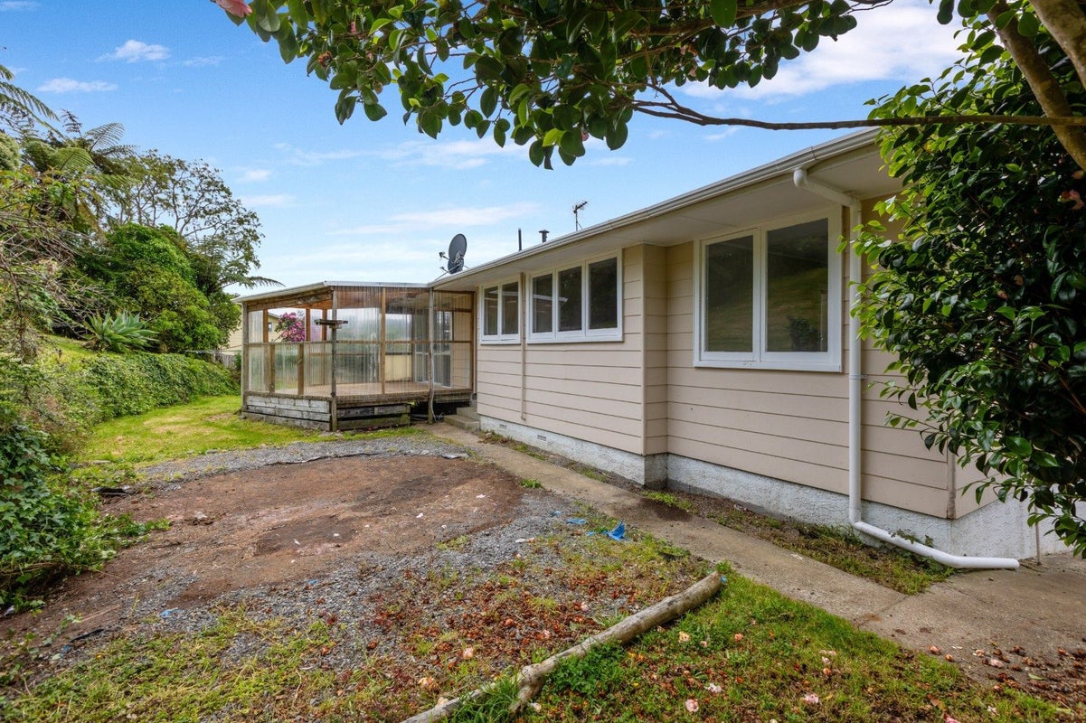 110 Pembroke Street, Westown, New Plymouth - Carousel 2
