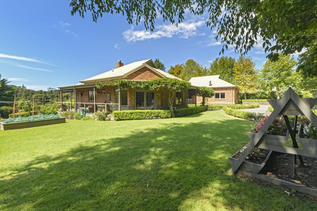 2 River Oaks Drive, Tauriko, Tauranga - Carousel 1