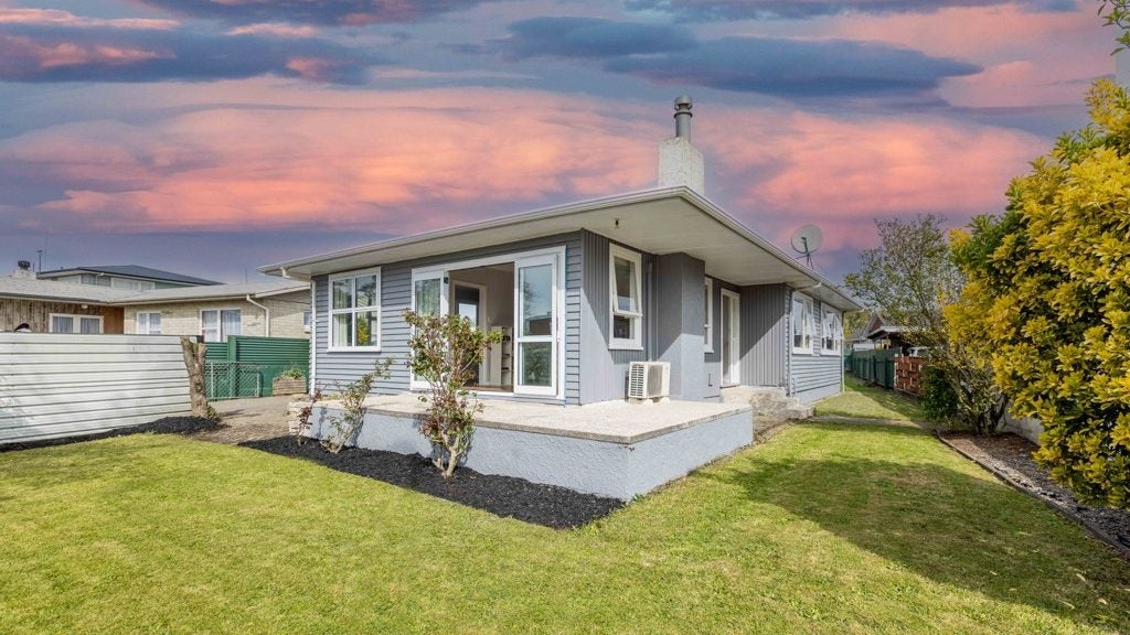 30 Kelvin Grove Road, Kelvin Grove, Palmerston North - Carousel 1