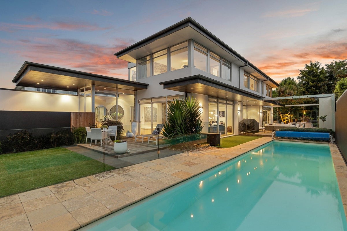 10 Royds Street, Fendalton, Christchurch - Carousel 1