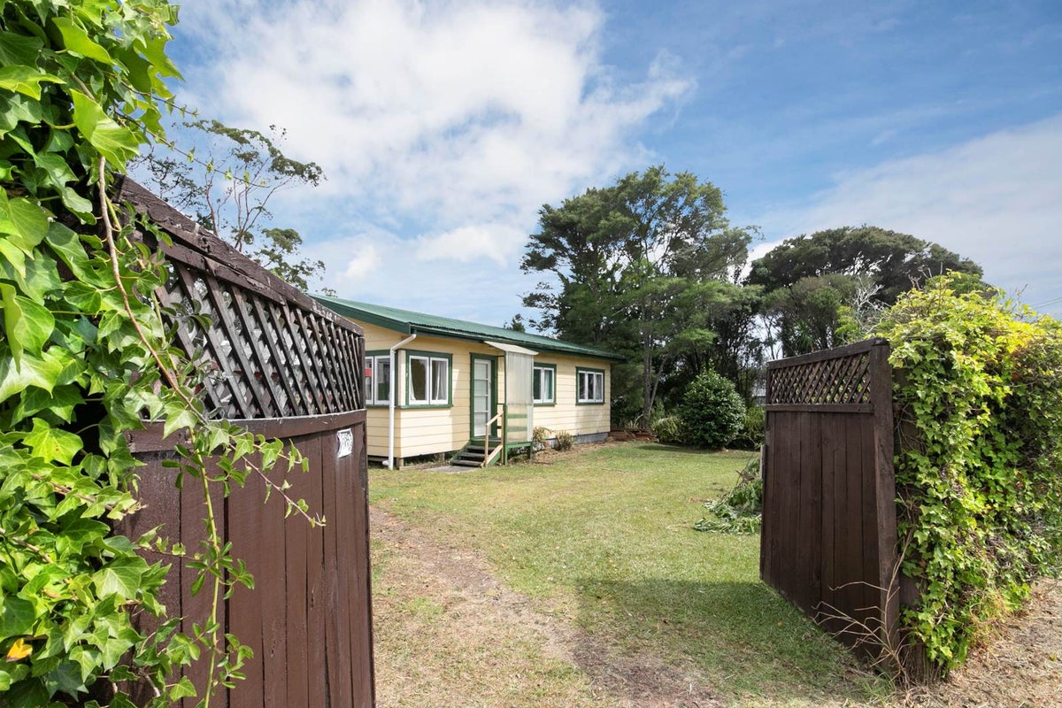 1/27 Forest Hill Road, Henderson, Auckland - Carousel 1
