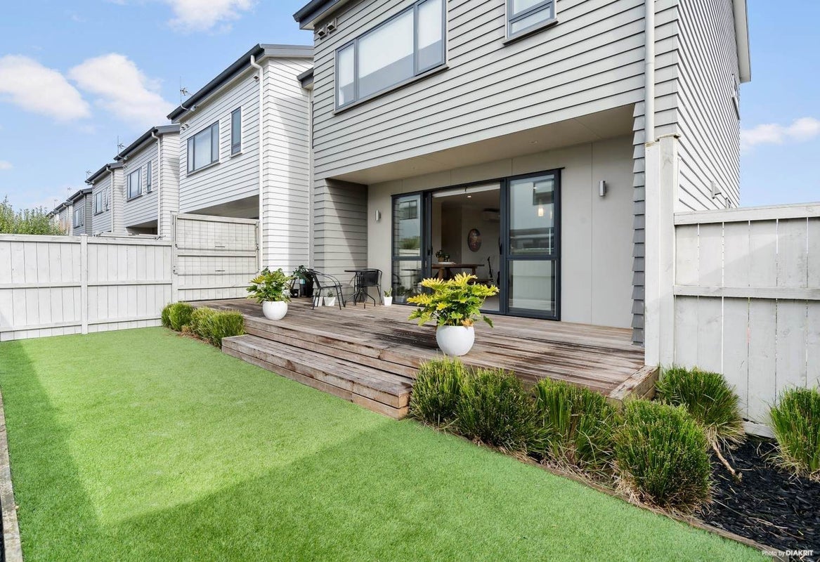 19 Tia Road, Flat Bush, Auckland - Carousel 2