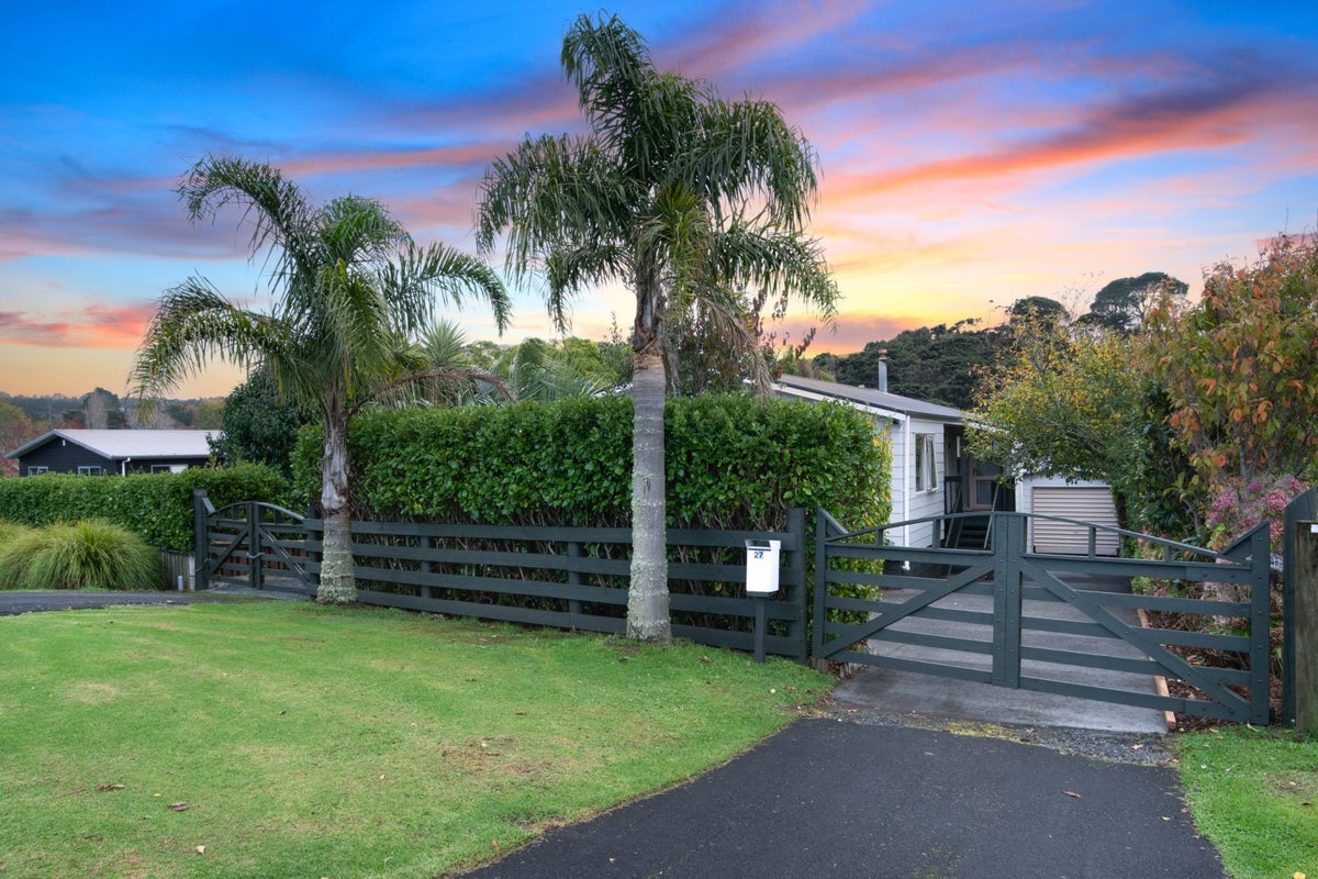 27 Bethells Road, Waitakere, Auckland - Carousel 1