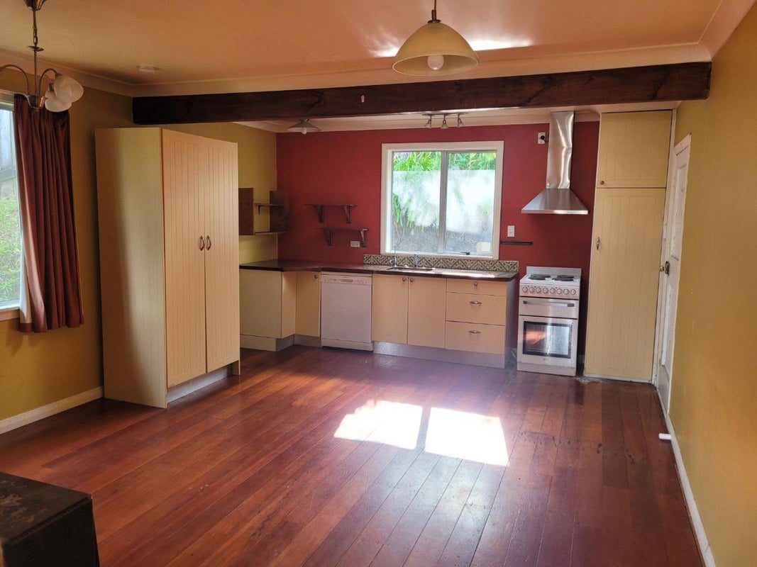 67 Pioneer Road, Moturoa, New Plymouth - Carousel 1