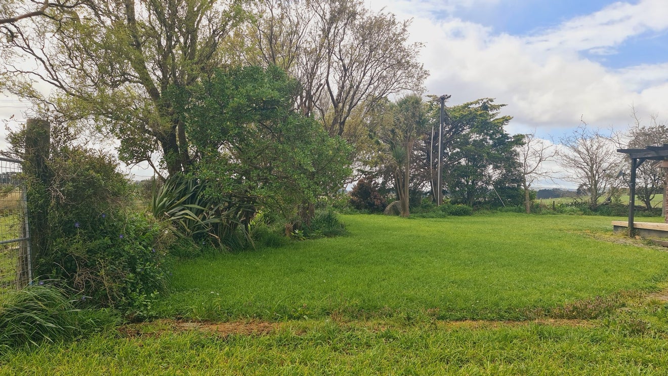 150 Kendalls Line, Linton, Palmerston North - Carousel 17