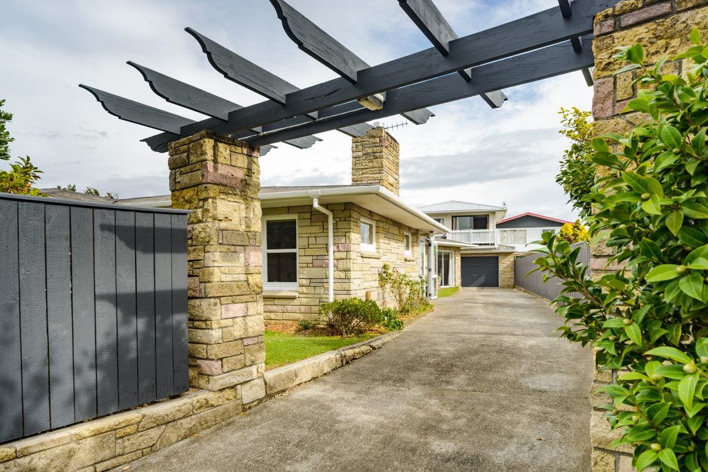54 Lockhart Avenue, Milson, Palmerston North - Carousel 2