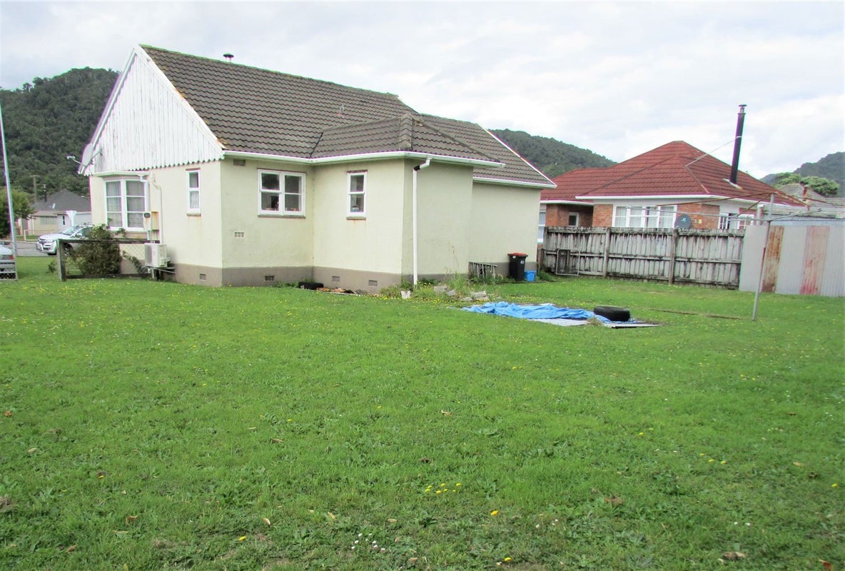 36 Firth Street, Cobden, Greymouth - Carousel 17