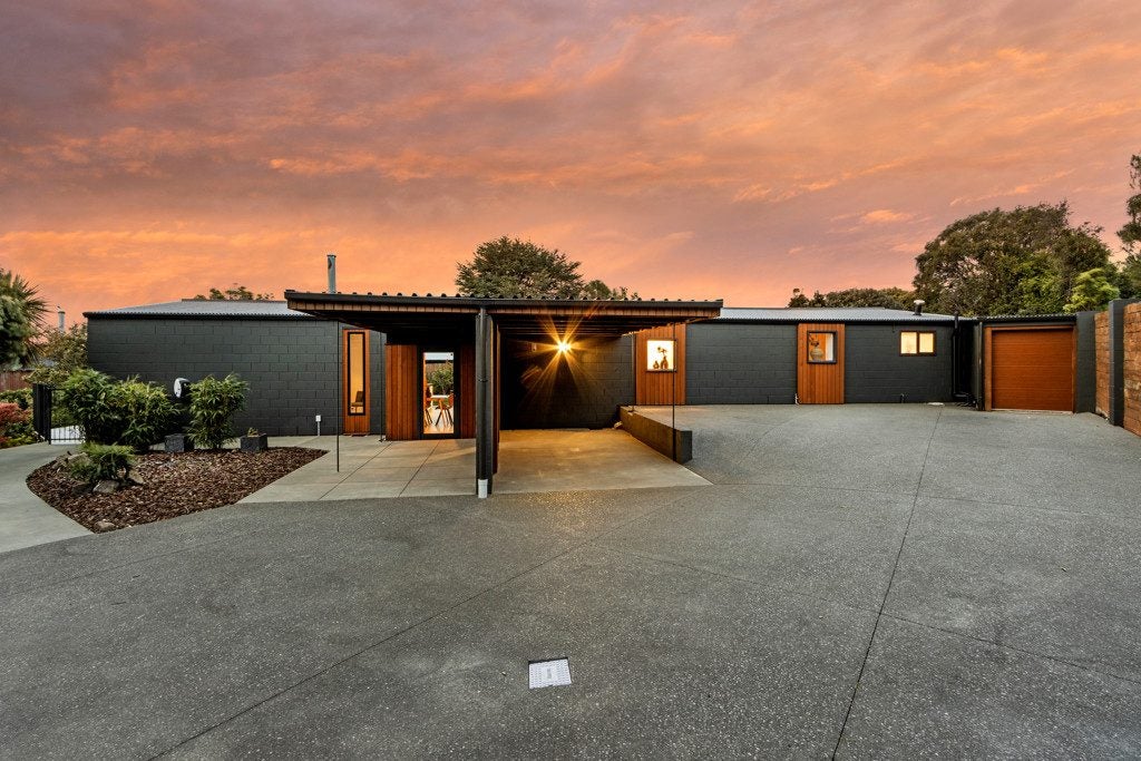 197 Major Hornbrook Road, Mount Pleasant, Christchurch - Carousel 1