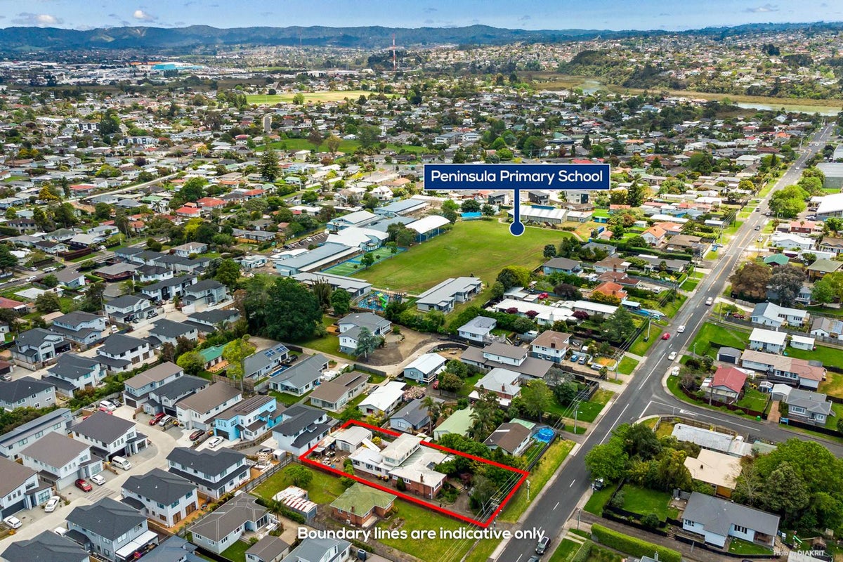 99 Wharf Road, Te Atatu Peninsula, Auckland - Carousel 2