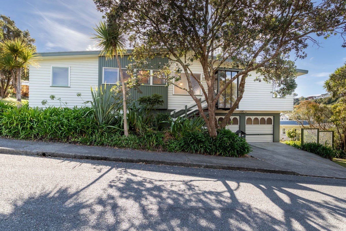 1 Safari Crescent, Johnsonville, Wellington - Carousel 27