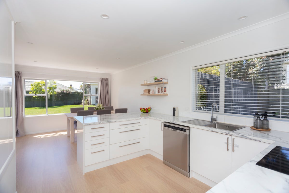 13 Selwyn Street, South Hill, Oamaru - Carousel 2