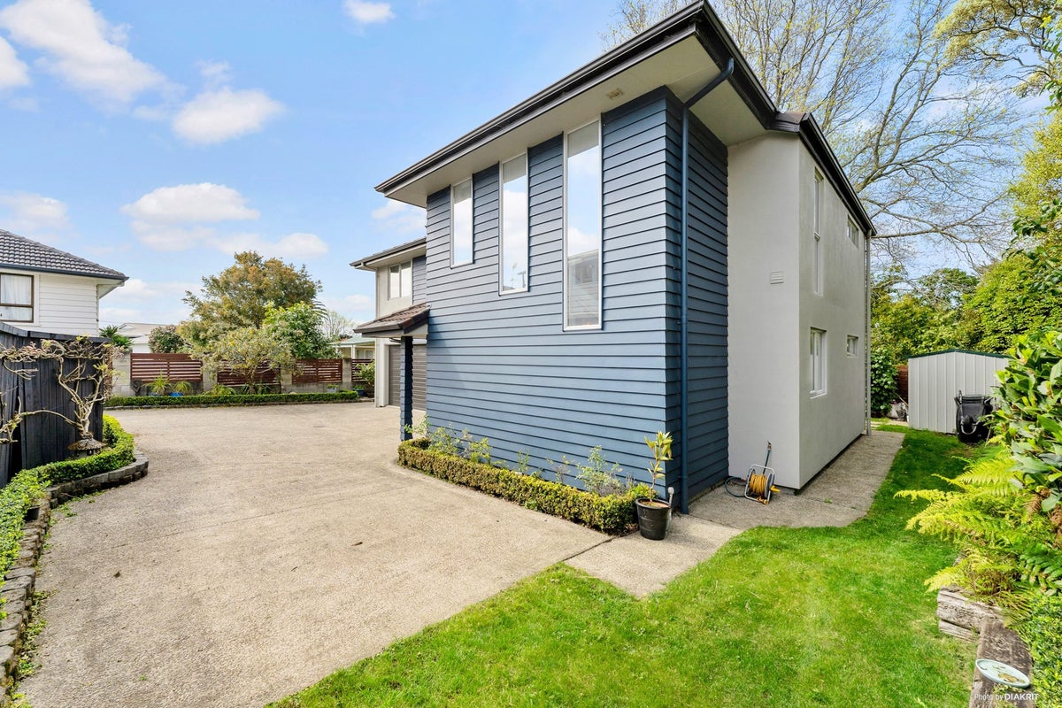 29A Covil Avenue, Te Atatu South, Auckland - Carousel 2