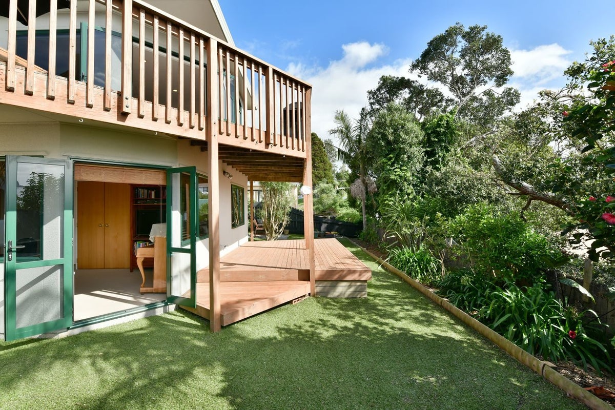 2/603 Whangaparaoa Road, Stanmore Bay, Whangaparaoa - Carousel 2