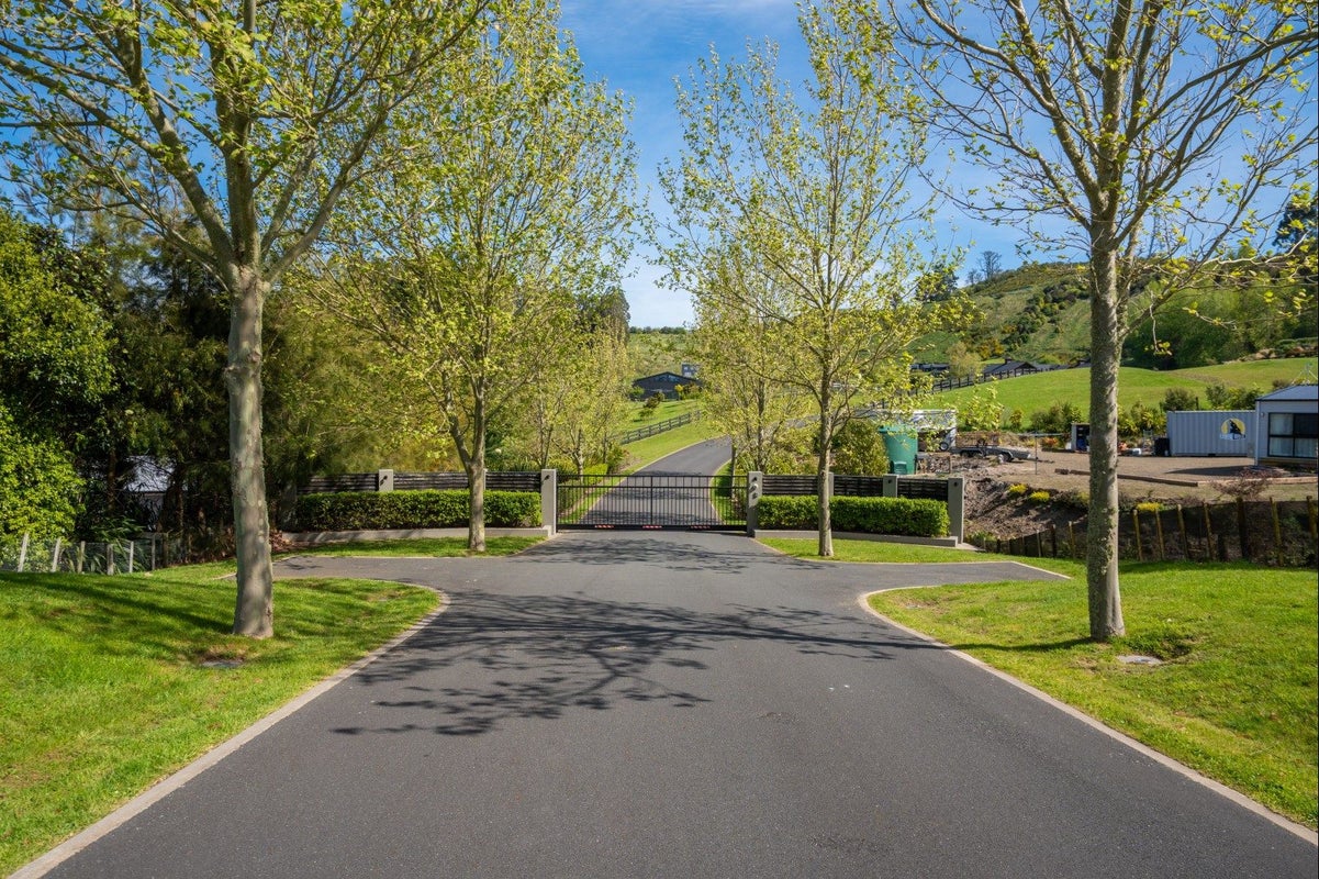 7 Lochinvar Lane, Acacia Bay, Taupo - Carousel 2