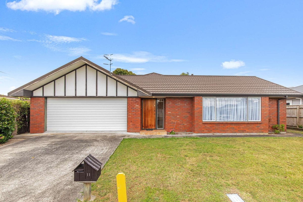 11 Sutherland Crescent, Westbrook, Palmerston North - Carousel 1
