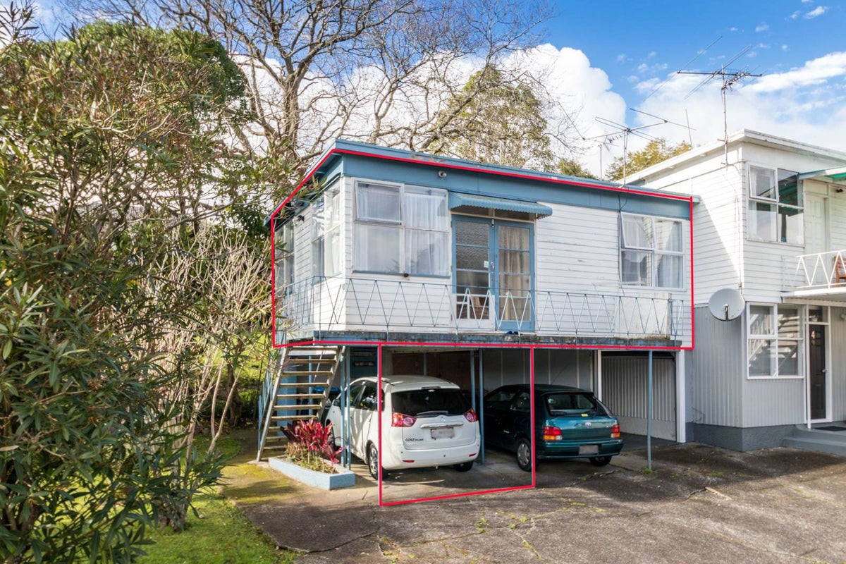 1/2 Waitati Place, Avondale, Auckland - Carousel 1