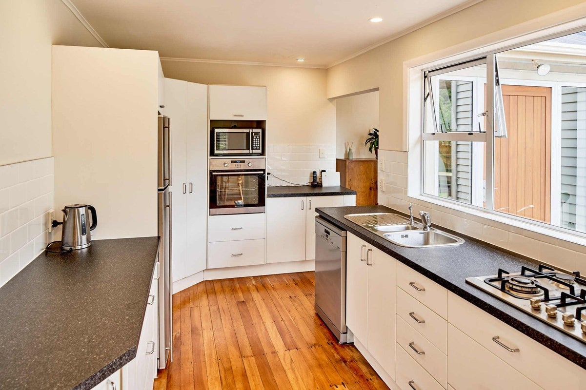 72 Rawhiti Road, Pukerua Bay, Porirua - Carousel 2