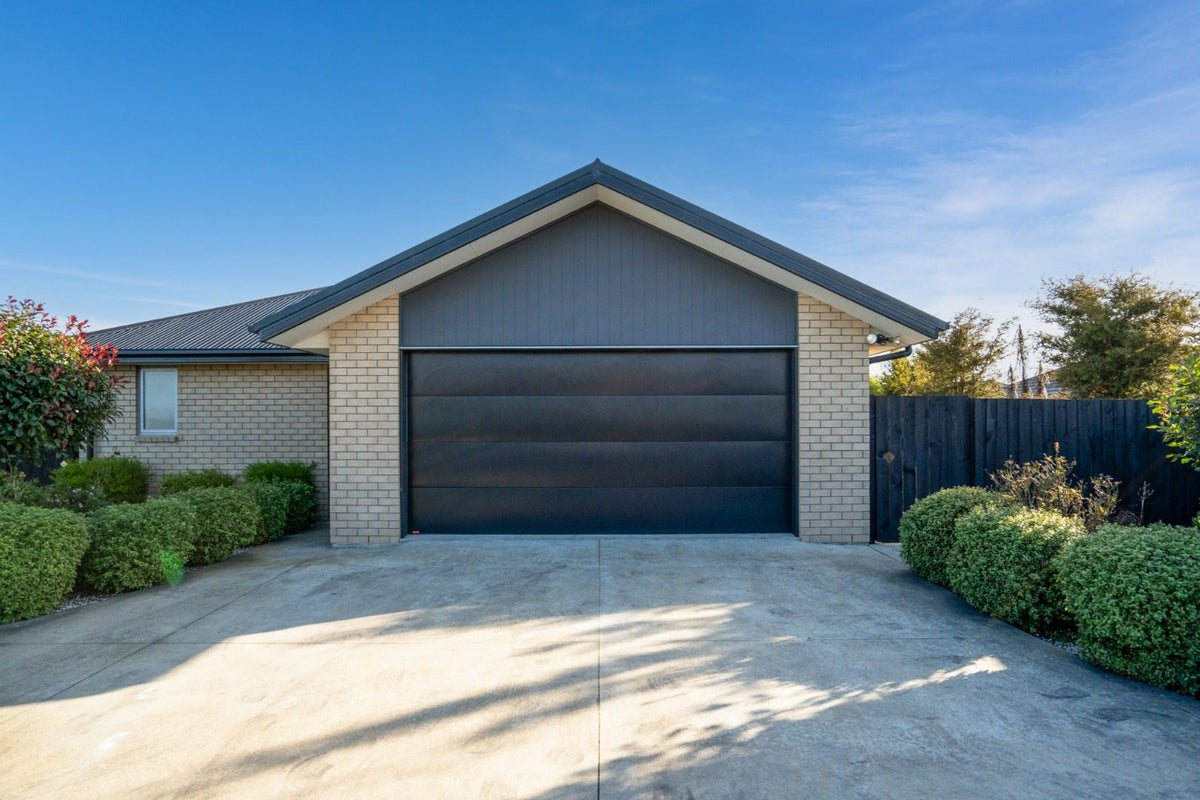 15 Lucca Crescent, Rolleston, Rolleston - Carousel 1