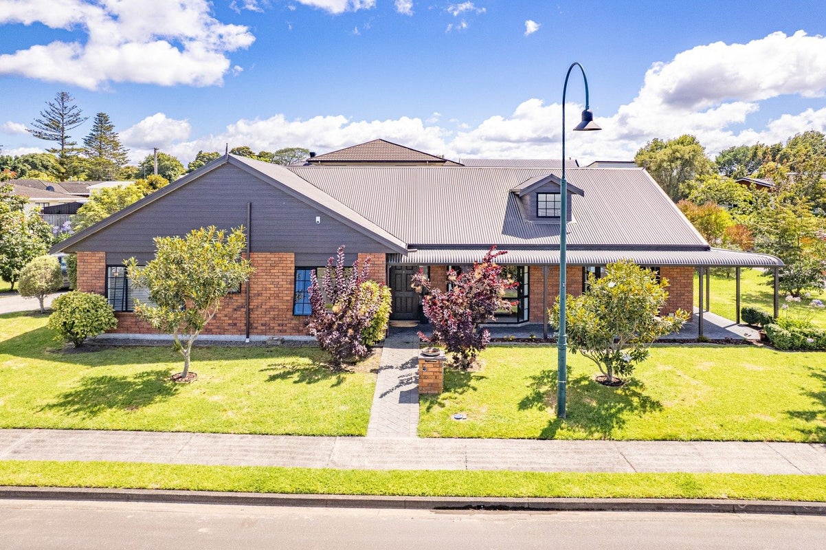 3 St Johns Heights, Otamatea, Whanganui - Carousel 1