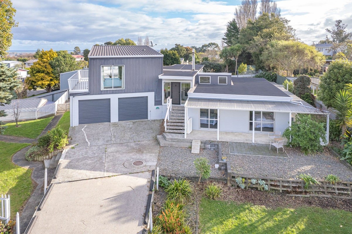 3 D'Arcy Road, Bastia Hill, Whanganui - Carousel 1