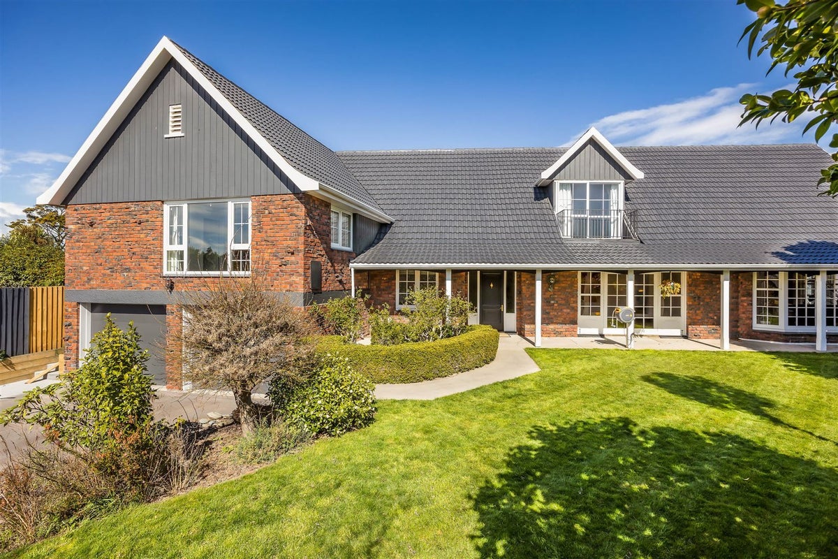 24 Hillcrest Place, Avonhead, Christchurch - Carousel 1