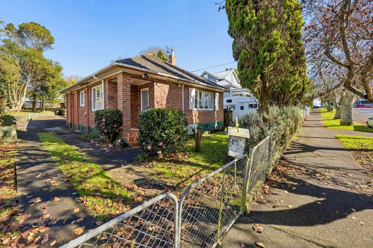 32 Bellwood Avenue, Mount Eden, Auckland - Carousel 1