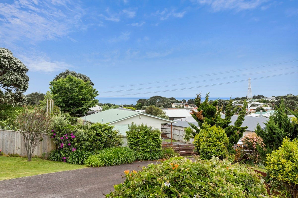 17A Herekawe Drive, Spotswood, New Plymouth - Carousel 19