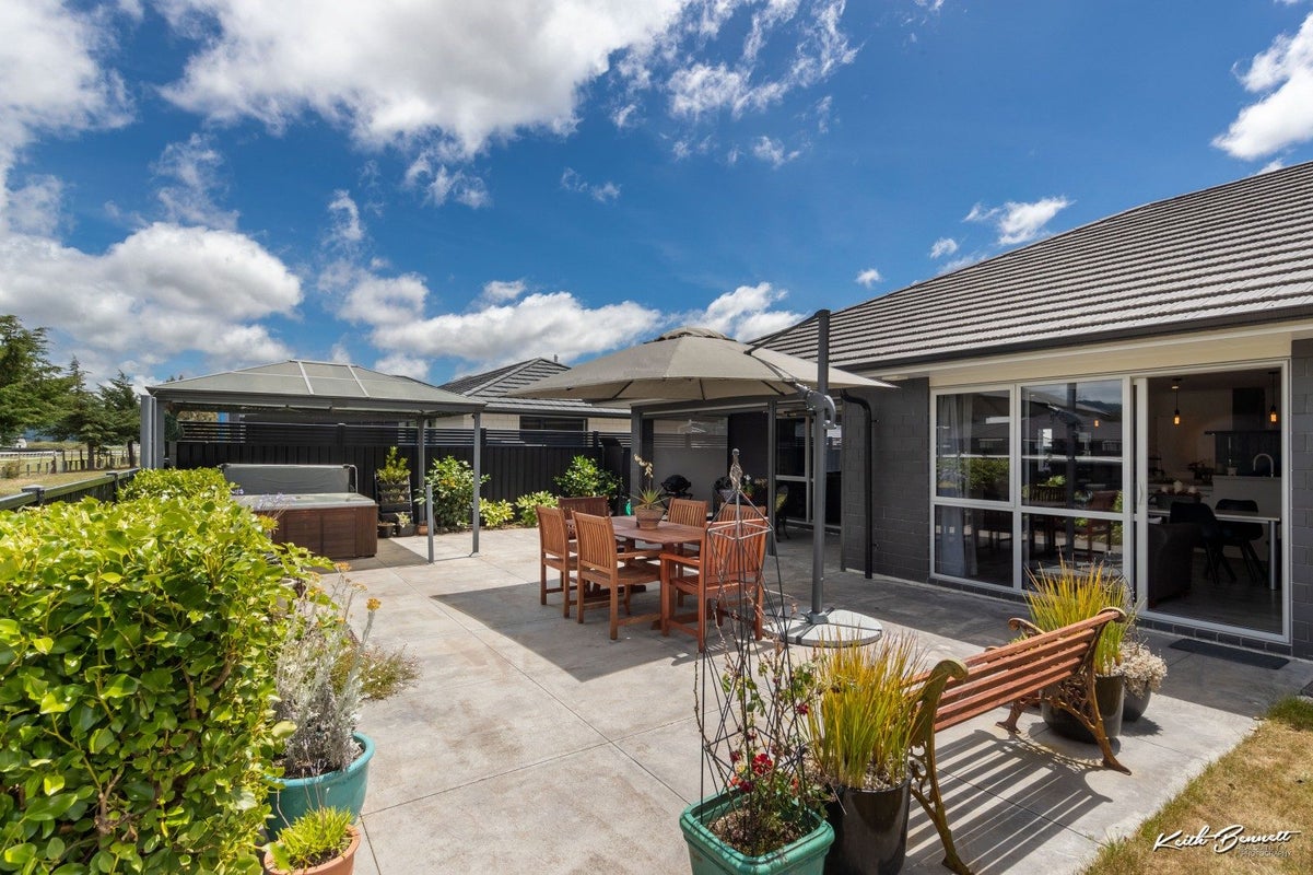 33 Buddle Road, Wallaceville, Upper Hutt - Carousel 2
