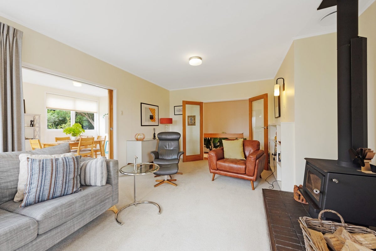 84 Beauchamp Street, Karori, Wellington - Carousel 1