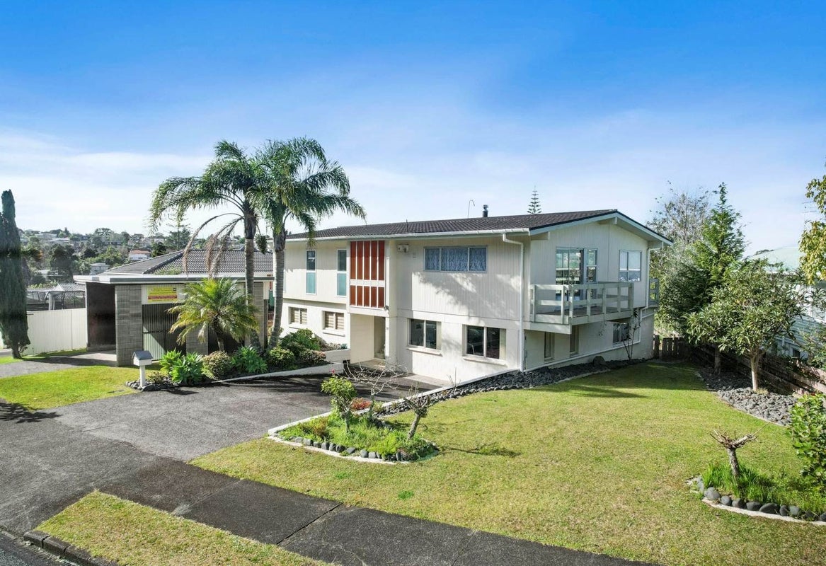 19 Ravenwood Drive, Forrest Hill, Auckland - Carousel 1